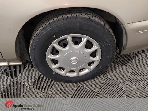 Used 2004 Buick Century Custom image 32