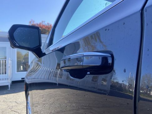 Used 2023 Cadillac Escalade Premium Luxury w/ Performance Package image 6