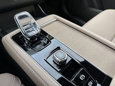 New 2026 Volvo XC90 B6 Plus image 19