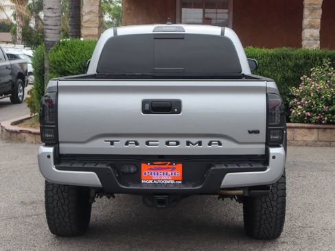 Used 2020 Toyota Tacoma TRD Sport w/ Technology Package AWD/4WD image 7