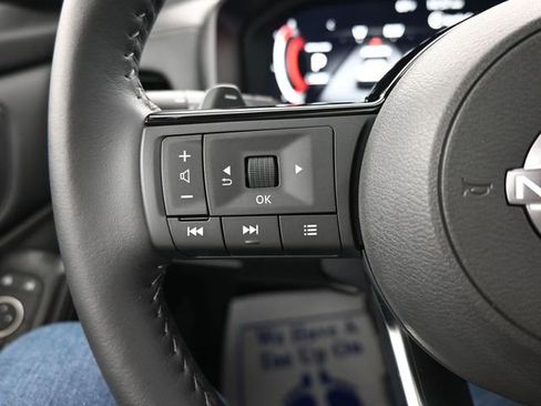 Used 2024 Nissan Rogue SL w/ SL Premium Package image 17