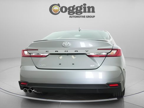 New 2026 Toyota Camry SE FWD image 13