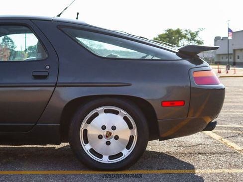 Used 1989 Porsche 928 S4 image 5