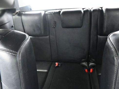 Used 2018 Toyota Highlander SE FWD image 7