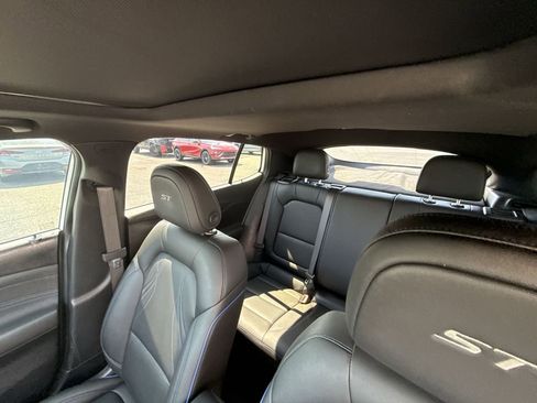 Certified 2025 Buick Envista Sport Touring w/ Convenience II Package image 10