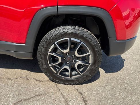 Used 2025 Jeep Compass Trailhawk AWD/4WD image 29