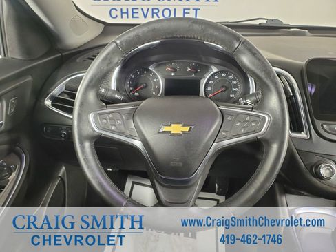 Used 2018 Chevrolet Malibu LT FWD image 17