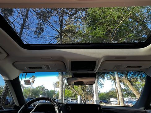 Used 2019 Lexus ES 350 w/ Premium Package image 36