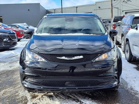 Certified 2024 Chrysler Voyager LX image 25