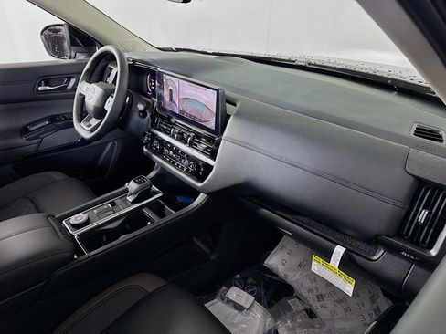 New 2026 Nissan Pathfinder Platinum w/ Cargo Package AWD/4WD image 28