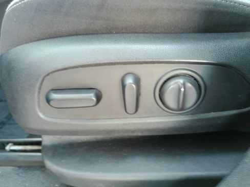 Used 2019 Chevrolet Equinox LT FWD image 13