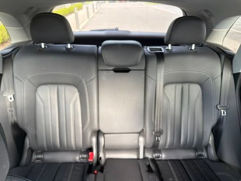 Used 2021 Audi Q5 2.0T Premium Plus w/ Premium Plus Package AWD/4WD image 9
