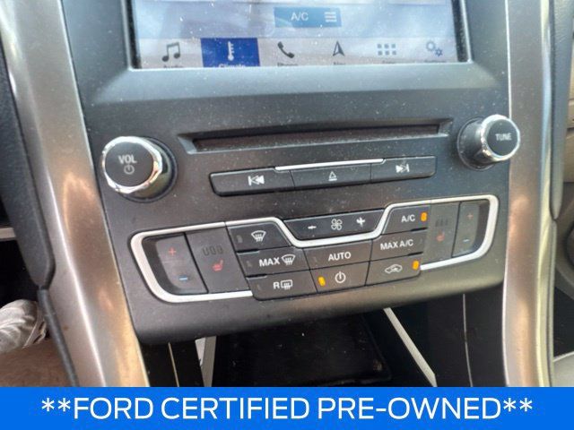 Used 2017 Ford Fusion SE w/ Fusion SE Technology Package FWD image 16