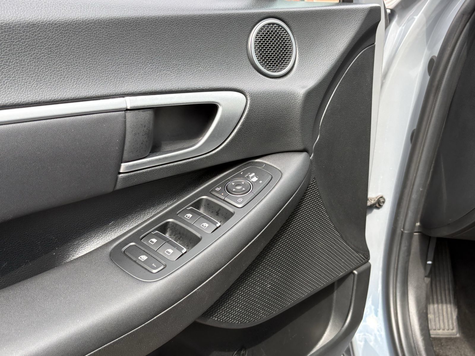 Used 2025 Hyundai Sonata SEL FWD image 24