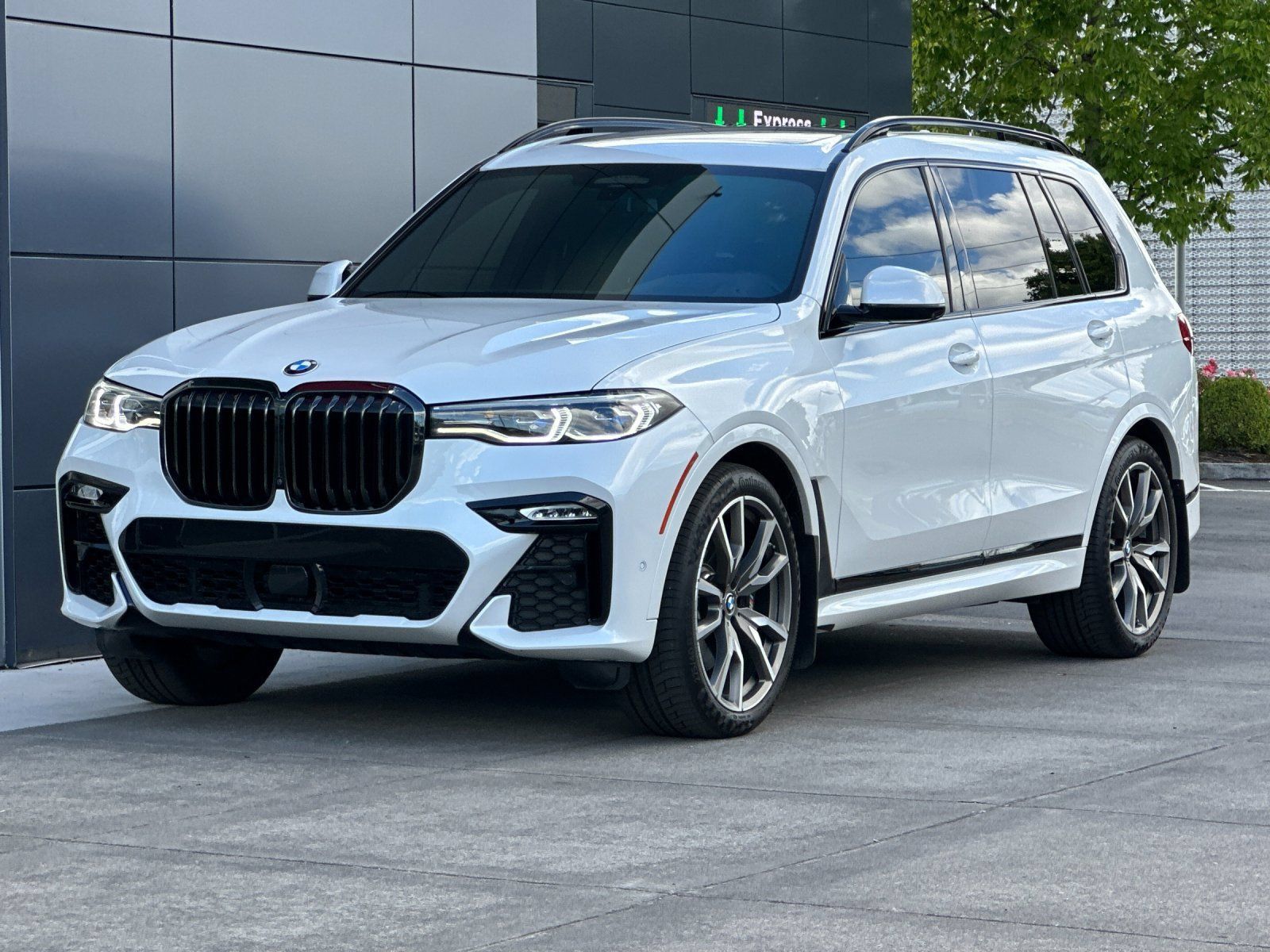 Used 2022 BMW X7 M50i AWD/4WD image 7