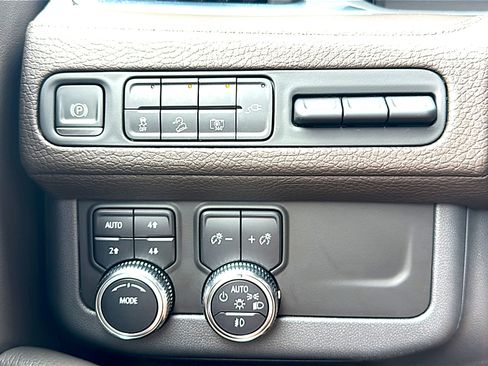 Used 2022 GMC Yukon Denali AWD/4WD image 37