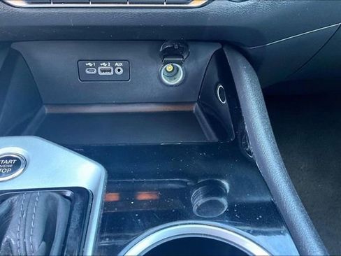 Used 2024 Nissan Altima 2.5 SV FWD image 15