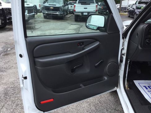 Used 2006 Chevrolet Silverado 1500 W/T RWD image 16