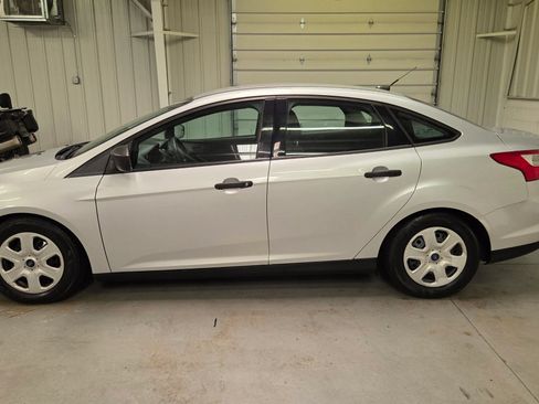 Used 2014 Ford Focus S FWD image 3