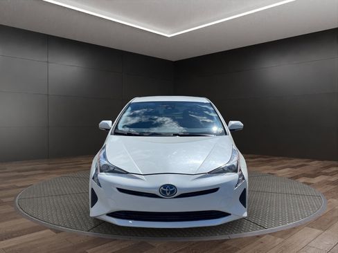Used 2017 Toyota Prius Three FWD image 3