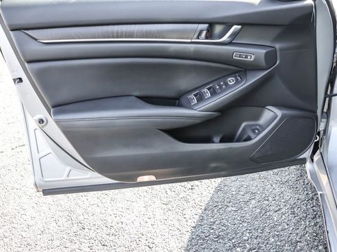Used 2019 Honda Accord Touring image 29