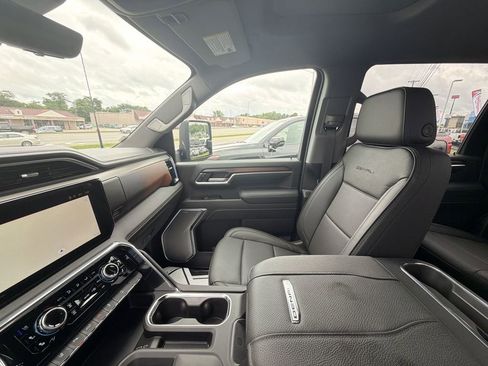 Used 2026 GMC Sierra 2500 Denali w/ Denali Reserve Package AWD/4WD image 11
