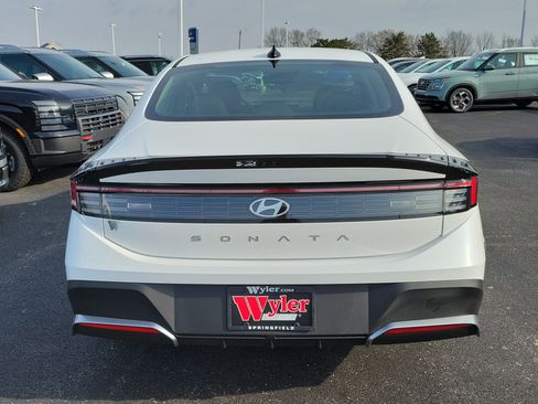 New 2026 Hyundai Sonata SE FWD image 4