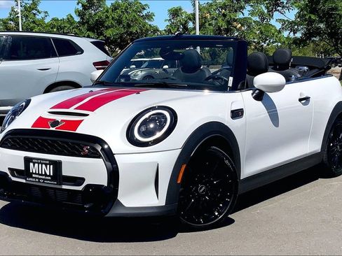 Used 2023 MINI Cooper S FWD image 2