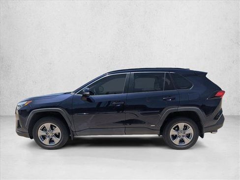 Used 2022 Toyota RAV4 XLE w/ Convenience Package AWD/4WD image 8