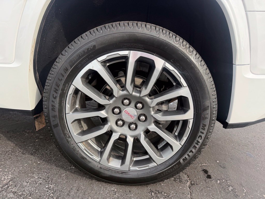 Used 2021 GMC Acadia Denali w/ Denali Technology Package FWD image 13