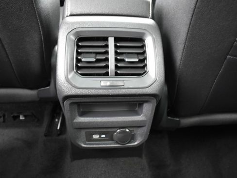 Used 2023 Volkswagen Tiguan SE w/ Panoramic Sunroof Package FWD image 42