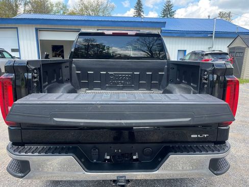 Used 2025 GMC Sierra 1500 SLT AWD/4WD image 9