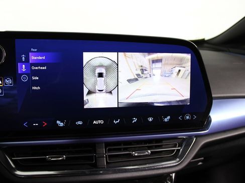 Used 2025 Chevrolet Equinox EV LT w/ Convenience Package image 10