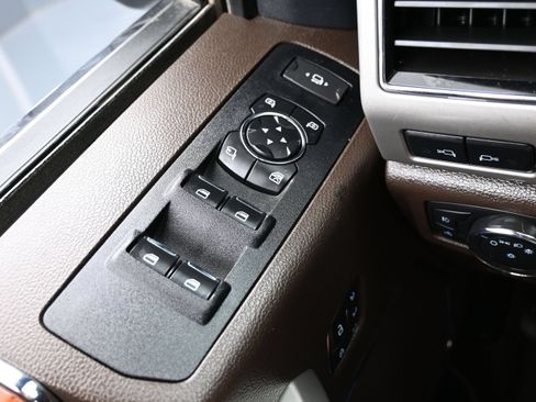 Used 2022 Ford F250 King Ranch w/ King Ranch Ultimate Package AWD/4WD image 25