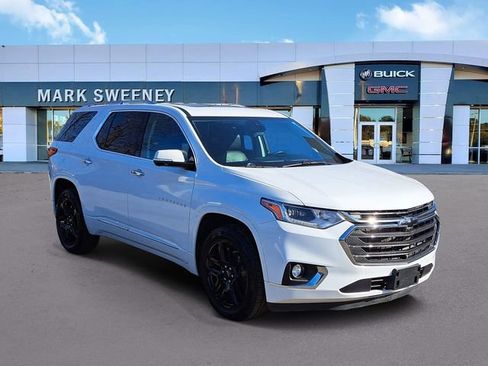 Used 2020 Chevrolet Traverse Premier w/ LPO, Midnight Edition image 3