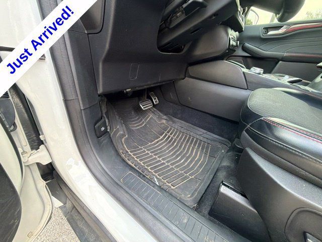 Used 2023 Ford Escape ST-Line w/ Tech Pack #1 AWD/4WD image 39