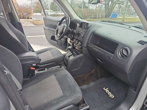 Used 2016 Jeep Patriot Sport w/ Power Value Group image 14
