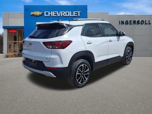 Used 2026 Chevrolet TrailBlazer LT w/ LT Cold Weather Package AWD/4WD image 22