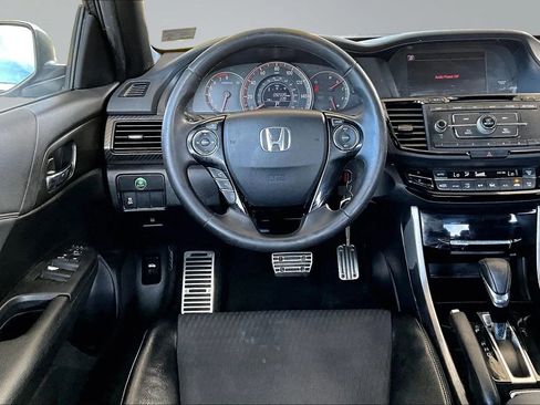 Used 2017 Honda Accord Sport image 8