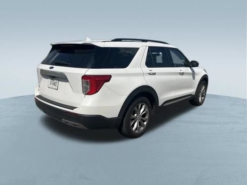 Used 2023 Ford Explorer XLT w/ Equipment Group 202A RWD image 6