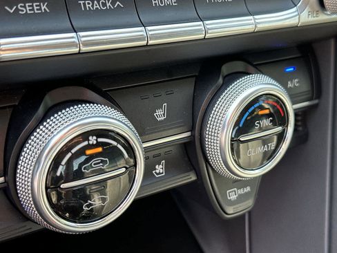 Used 2019 Genesis G70 2.0T Sport image 25