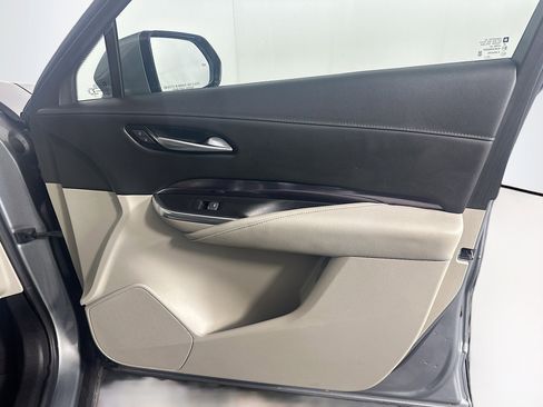 Used 2023 Cadillac XT4 Luxury w/ Cold Weather Package FWD image 34