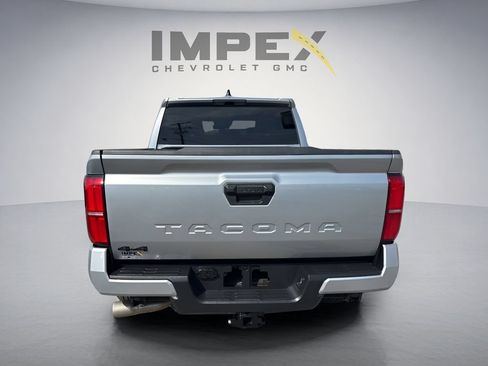 Used 2025 Toyota Tacoma TRD Sport AWD/4WD image 4