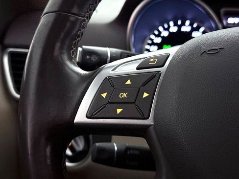 Used 2015 Mercedes-Benz ML 350 ML350 4MATIC w/ Premium 1 Package image 40