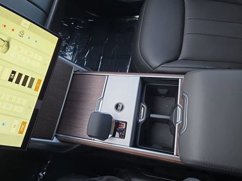 New 2026 Land Rover Range Rover SE AWD/4WD image 16
