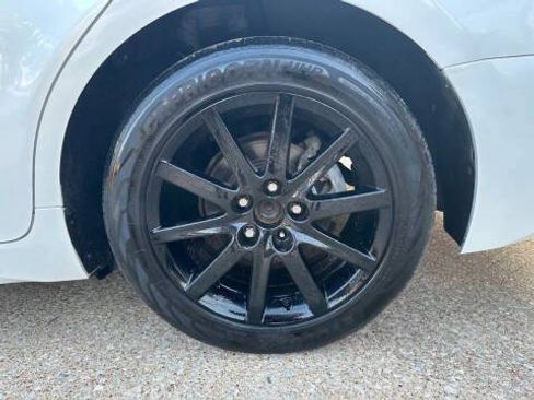 Used 2019 Toyota Camry XSE FWD image 10