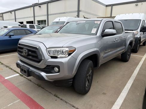 Used 2020 Toyota Tacoma SR5 w/ SR5 Appearance Package (SM) image 1
