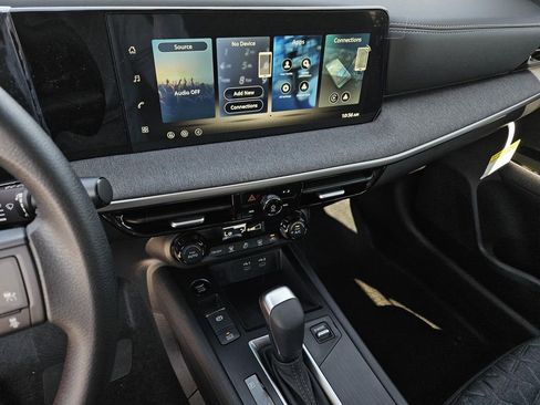 New 2026 Nissan Kicks SV image 15