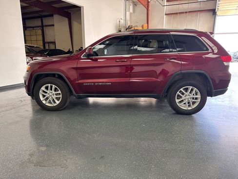 Used 2017 Jeep Grand Cherokee Laredo w/ Quick Order Package 23E image 7
