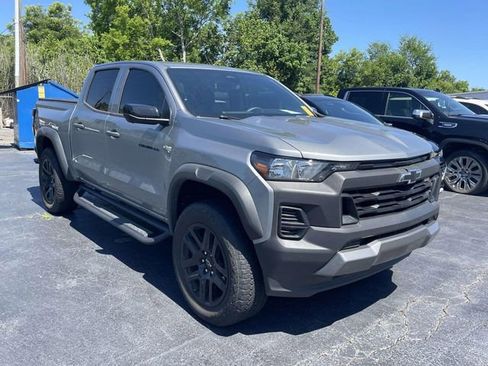 Used 2024 Chevrolet Colorado Trail Boss w/ Technology Package AWD/4WD image 2